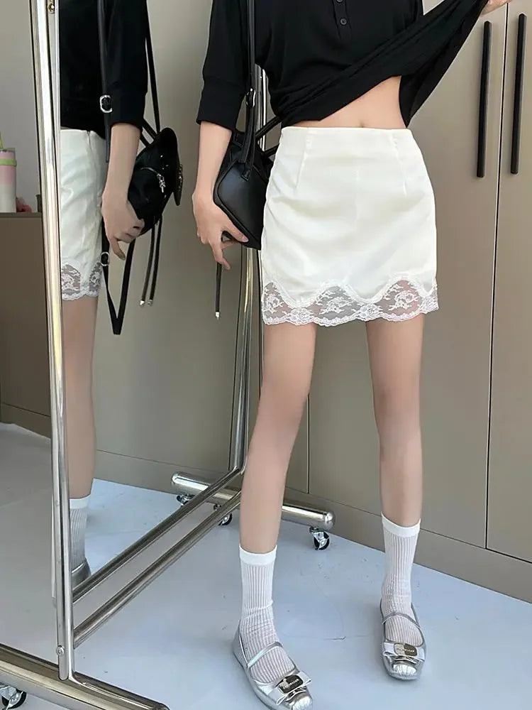 jupe en satin courte